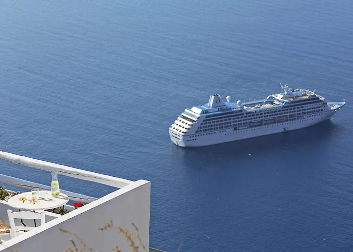 Galini Fira (Santorini)