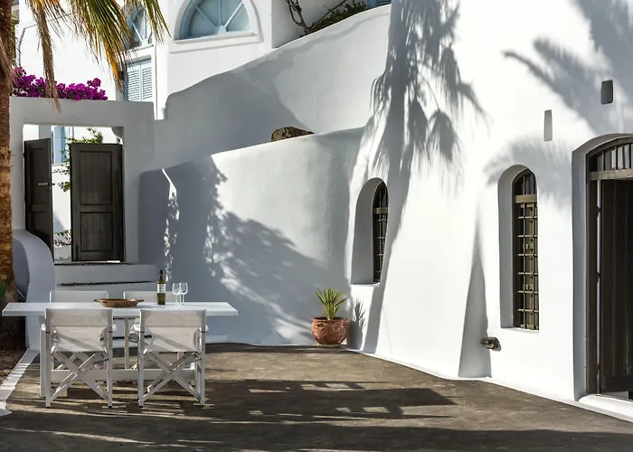 Galini Fira (Santorini)